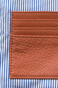 Leather card slots in Hoopla ochre leather crossbody bag, Hoopla brand. 